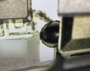 2022.08.19 PCB板點導電膠-模糊.jpg