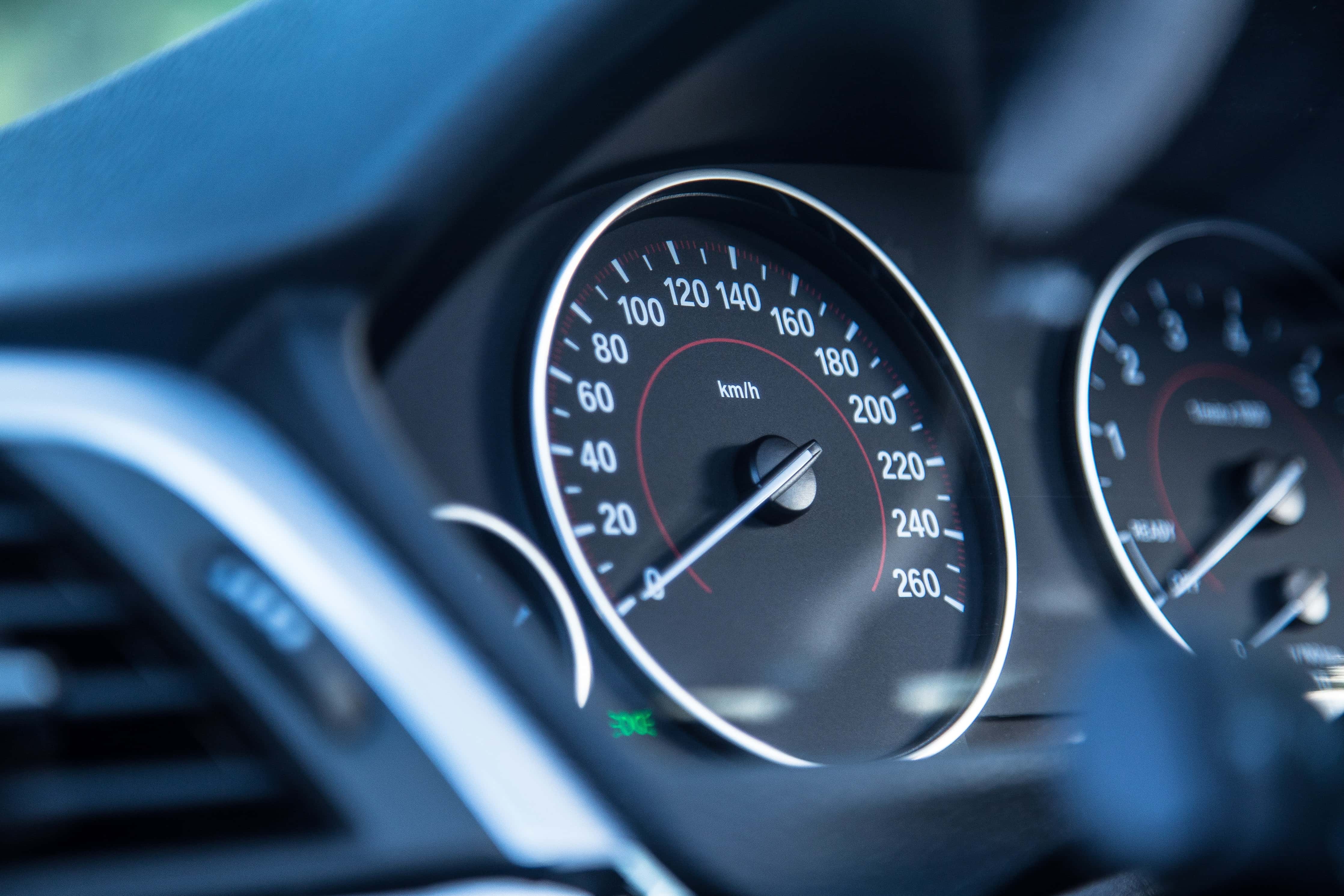 undefined 攝圖網_500492336_寶馬汽車的車身以及特寫(企業商用).jpg