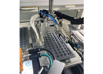 海目星機器人取放料狀態